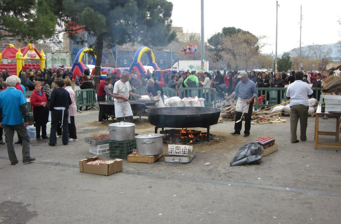 Les Fontetes es vesteix de Festa Major